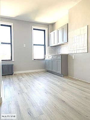 4th image of 171 Greenpoint Ave APT 4R