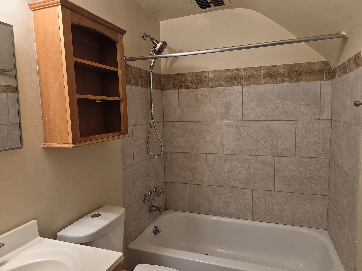 3 bed, 1152 sqft, $1,750 — Photo 4