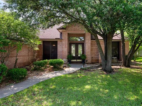 6114 Westover Dr, Granbury, TX 76049