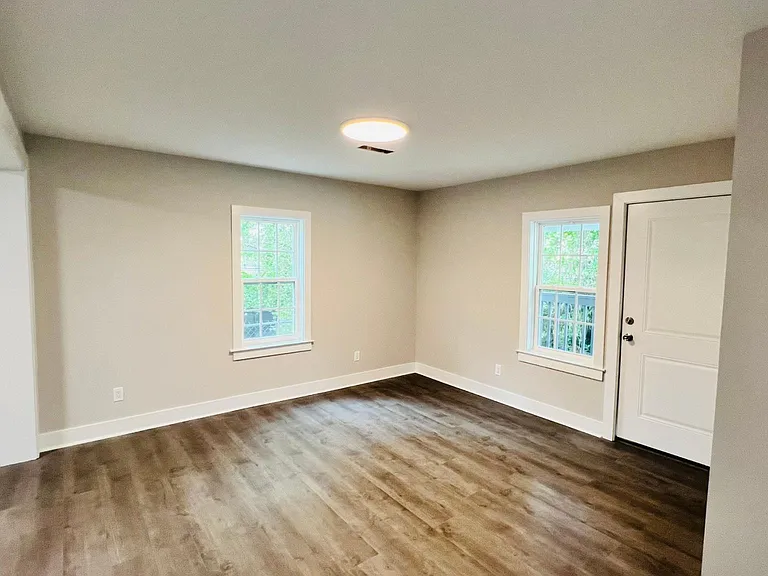 108 E Dewey St — Photo 24