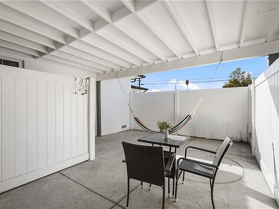 4th image of 21020 Lull St