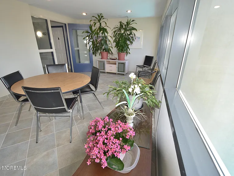 525 Ocean Blvd #405 — Photo 32