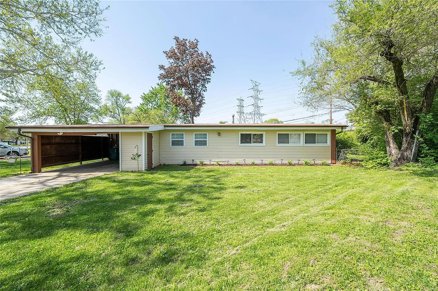 6719 Alder Ave photo 1