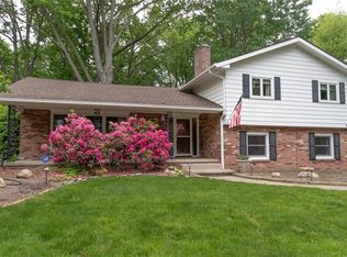 3027 S Oakhill Rd, Stow, OH 44224