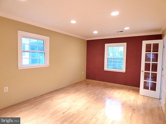 5th image of 4305 Dahill Pl