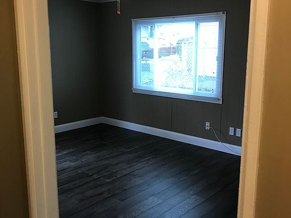5th image of 1453 Brock St