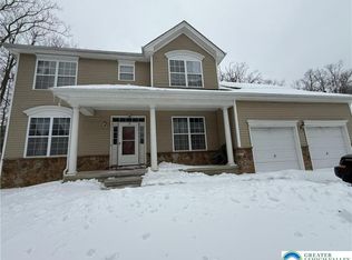 145 Kensington Dr, Bushkill, PA 18324