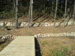 207 Groenke Ln, Berrien Springs, MI 49103