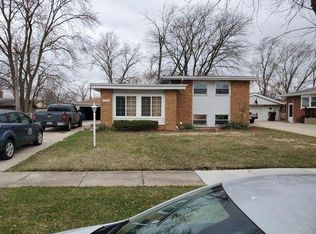 186 Joyce Ln, Chicago Heights, IL 60411