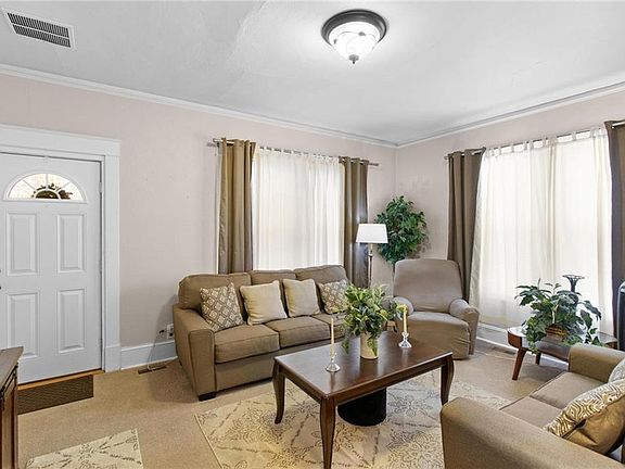 4th image of 20 Pine Hall Rd