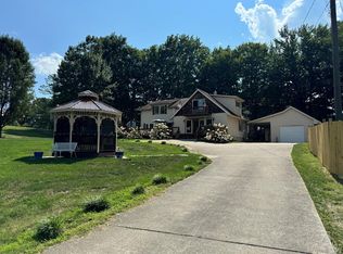 123 Chris St, Beaver, WV 25813