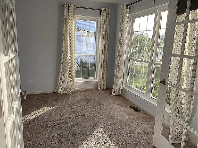3047 Green Valley Dr — Photo 4