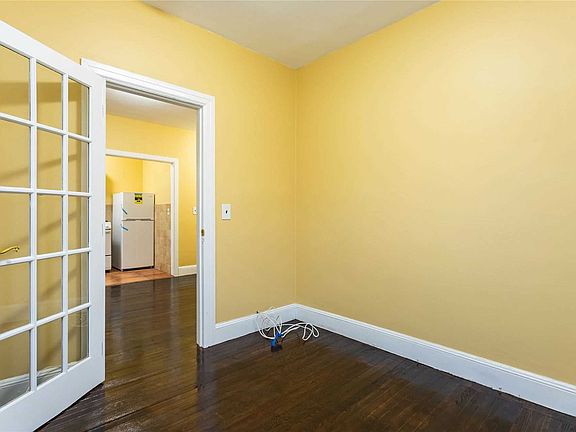 4th image of 89 Deer Park Ave #9