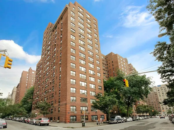 11 Riverside Drive image 11 of 11