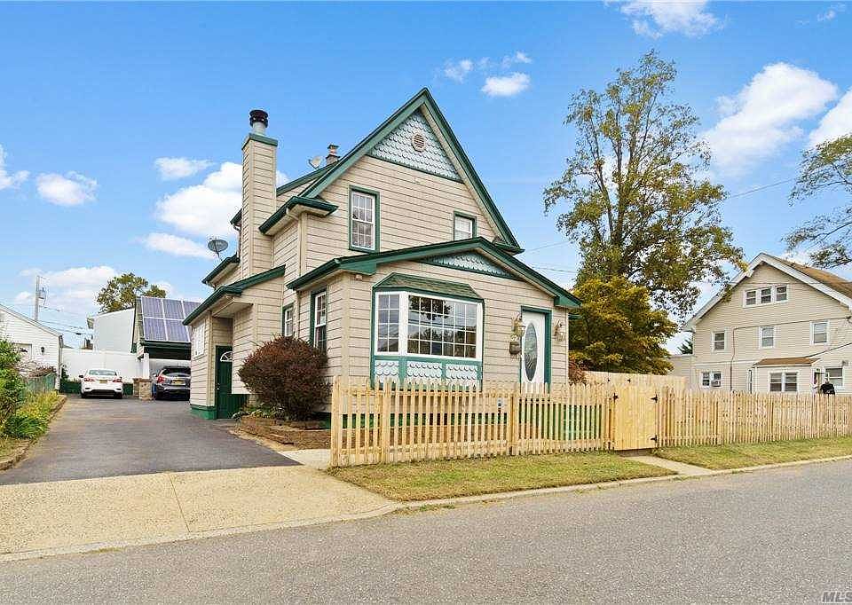 1st image of 32 Frederick Ave