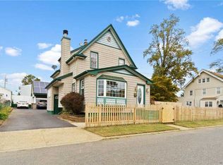 32 Frederick Ave, South Floral Park, NY 11001
