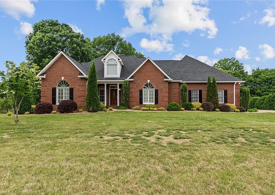 1st image of 139 Morning Dove Ln