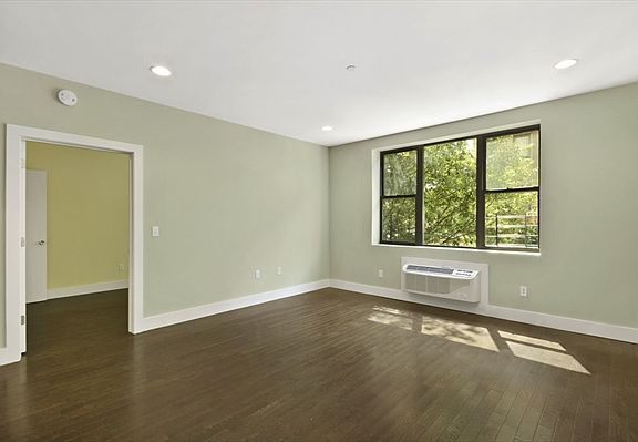 2nd image of 515 W 169th St