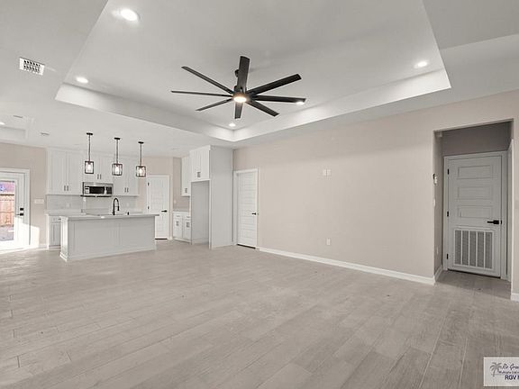 4th image of 644 Mandelos Dr