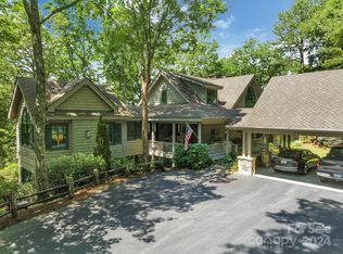 377 Hawk Mountain Rd, Lake Toxaway, NC 28747
