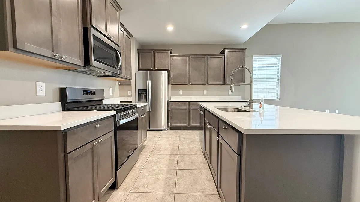 4 bed, 3.0 bath, 2356 sqft, $2,500 — Photo 4