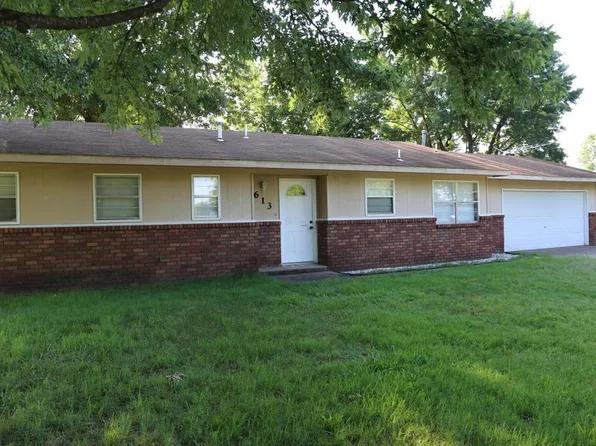 613 Meadowlark Ln, Commerce, OK 74339