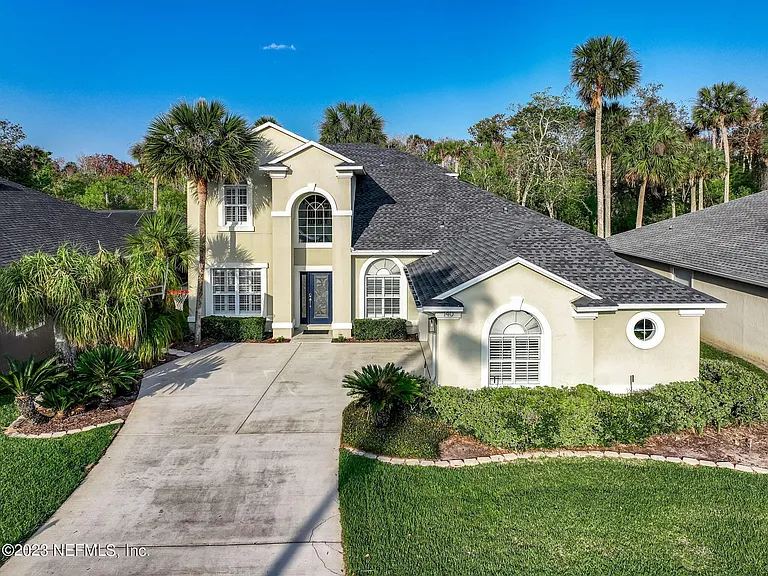 140 Oceans Edge Dr — Photo 3