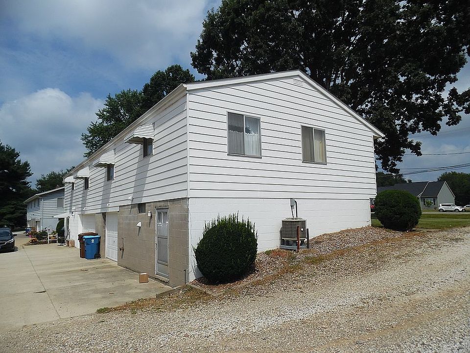 2nd image of 116 & 120 Center Rd
