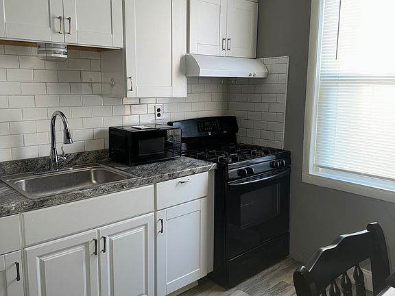 2nd image of 6122 Gillespie St Floor 2