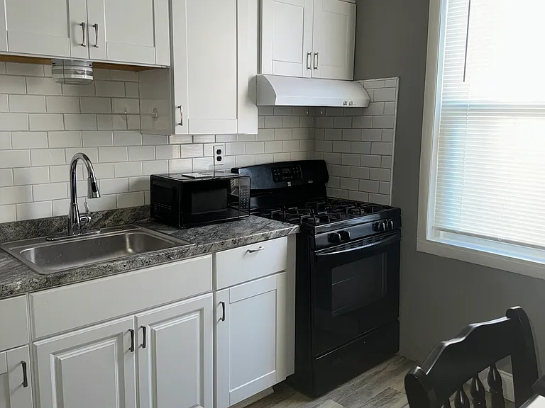 6122 Gillespie St #2 — Photo 1