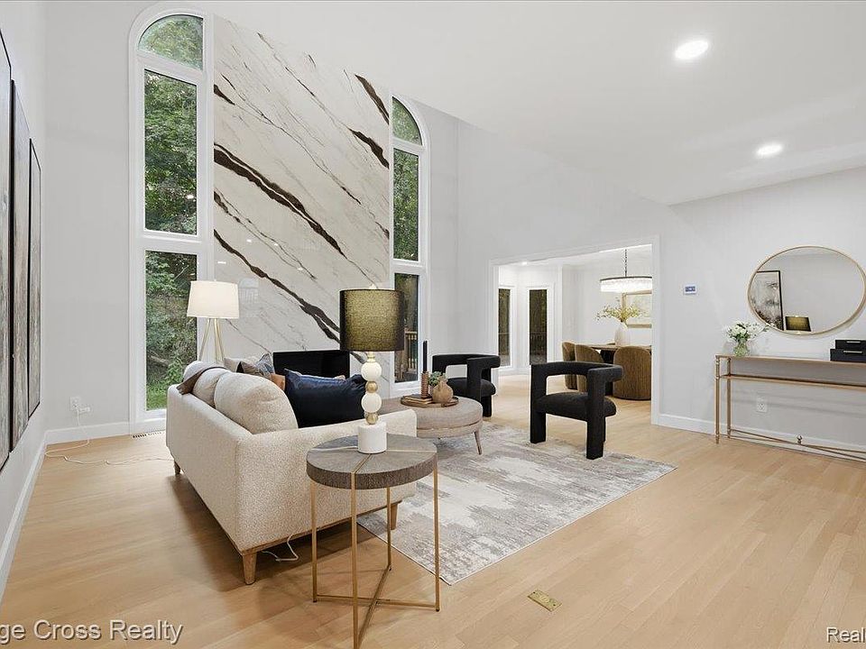 249 Norcliff Dr, photo 9