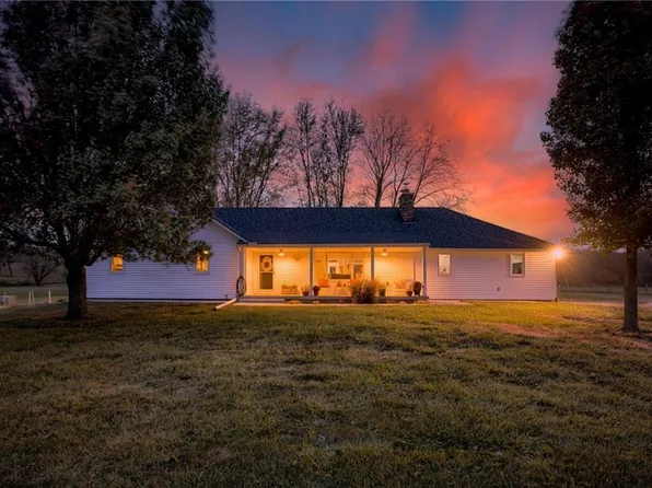 16806 S Seaton Rd, Pleasant Hill, MO 64080