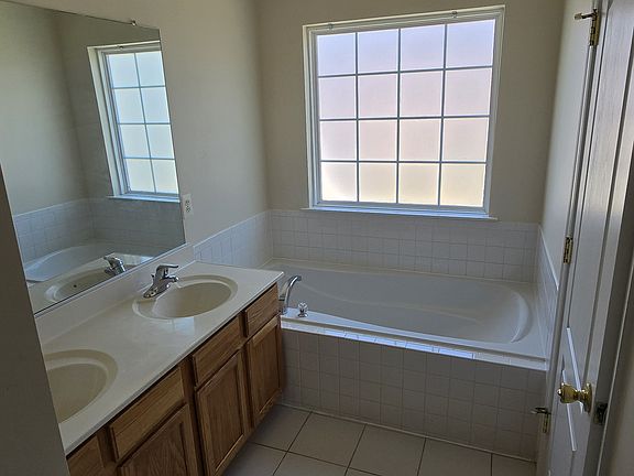4th image of 46436 Munley Ln