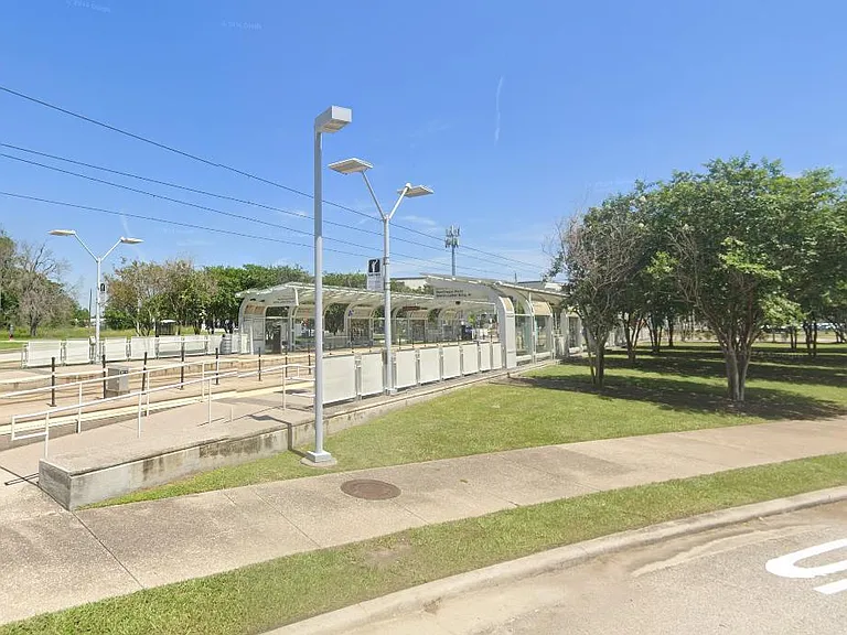 5-7 min walk to Metro Rail Purple Line Station on MacGregor Park