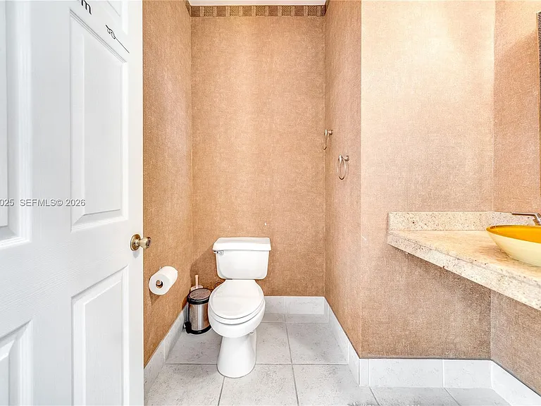 1241 S 13th Ave — Photo 20
