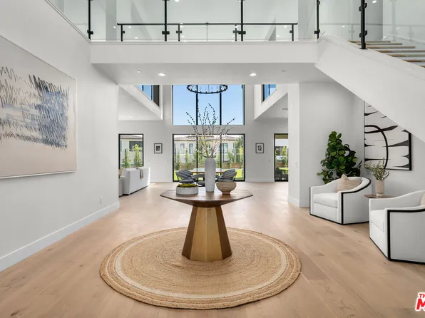 20402 Albion Way, Porter Ranch, CA 91326