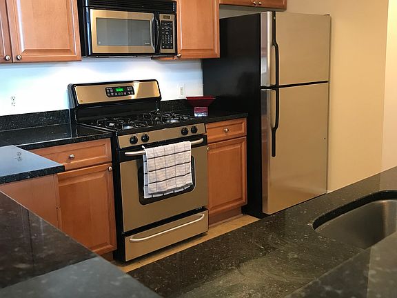2nd image of 801 S Greenbrier St APT 408