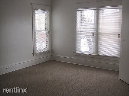 4th image of 457 W Main St