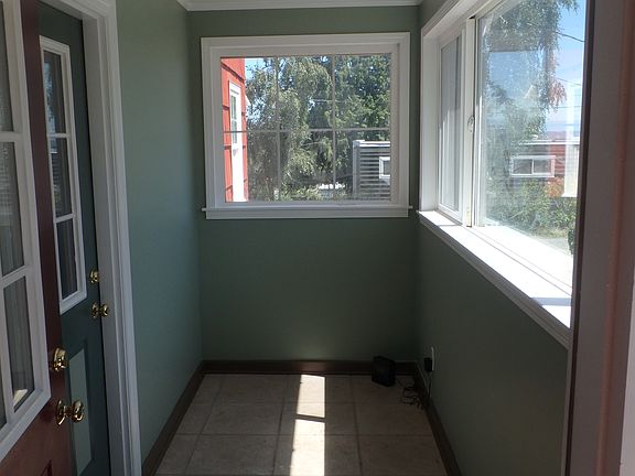 4th image of 15045 32nd Pl S