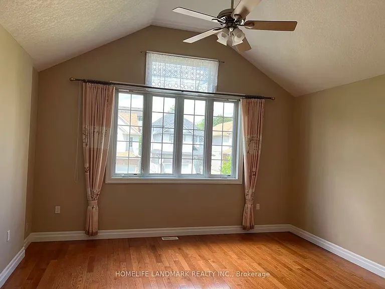 579 Violet St — Photo 15