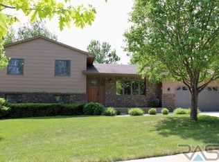 2605 S Kaystone Dr, Sioux Falls, SD 57103
