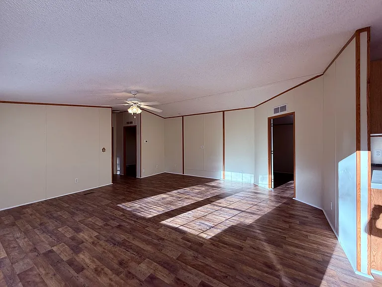 1650 Keisters Branch Rd — Photo 2