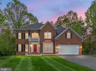 4924 Berkshire Woods Dr, Fairfax, VA