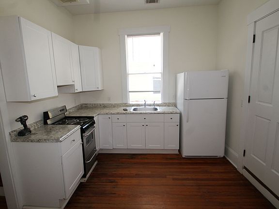 5th image of 319 W 36th St #1