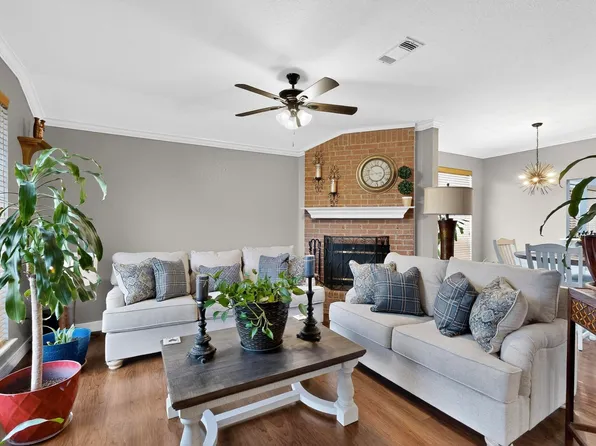 500 Glenwood Dr, Lancaster, TX 75146