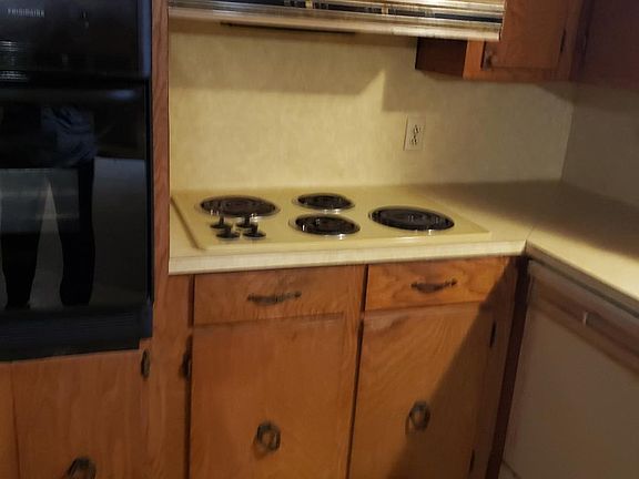 3rd image of 3156 Greenwillow Dr