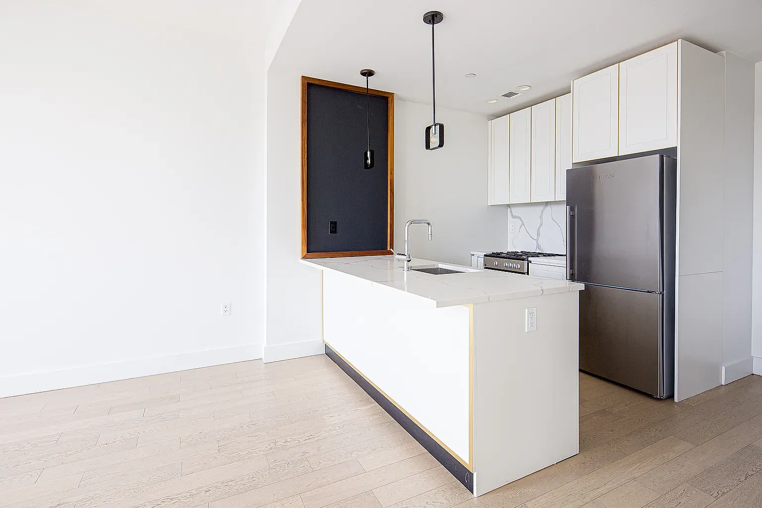 635 4th Avenue — Photo 3