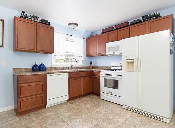 4th image of 1501 Farmview Ave