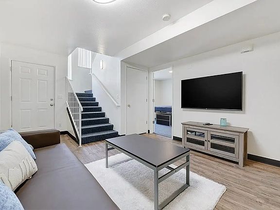 2nd image of 439 Beverly St #2