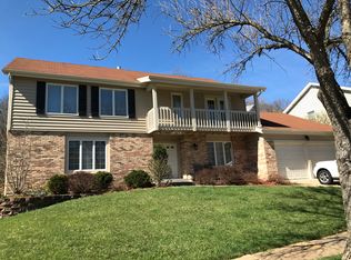 541 Huntley Heights Dr, Ballwin, MO 63021